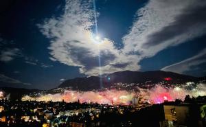 FOTO: Radiosarajevo.ba / Spektakularan vatromet Manijaka povodom 100. rođendana Željezničara 